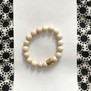 Francesca’s White marble and gold bracelet
